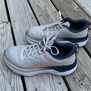 Hoka bondi 7 size 9